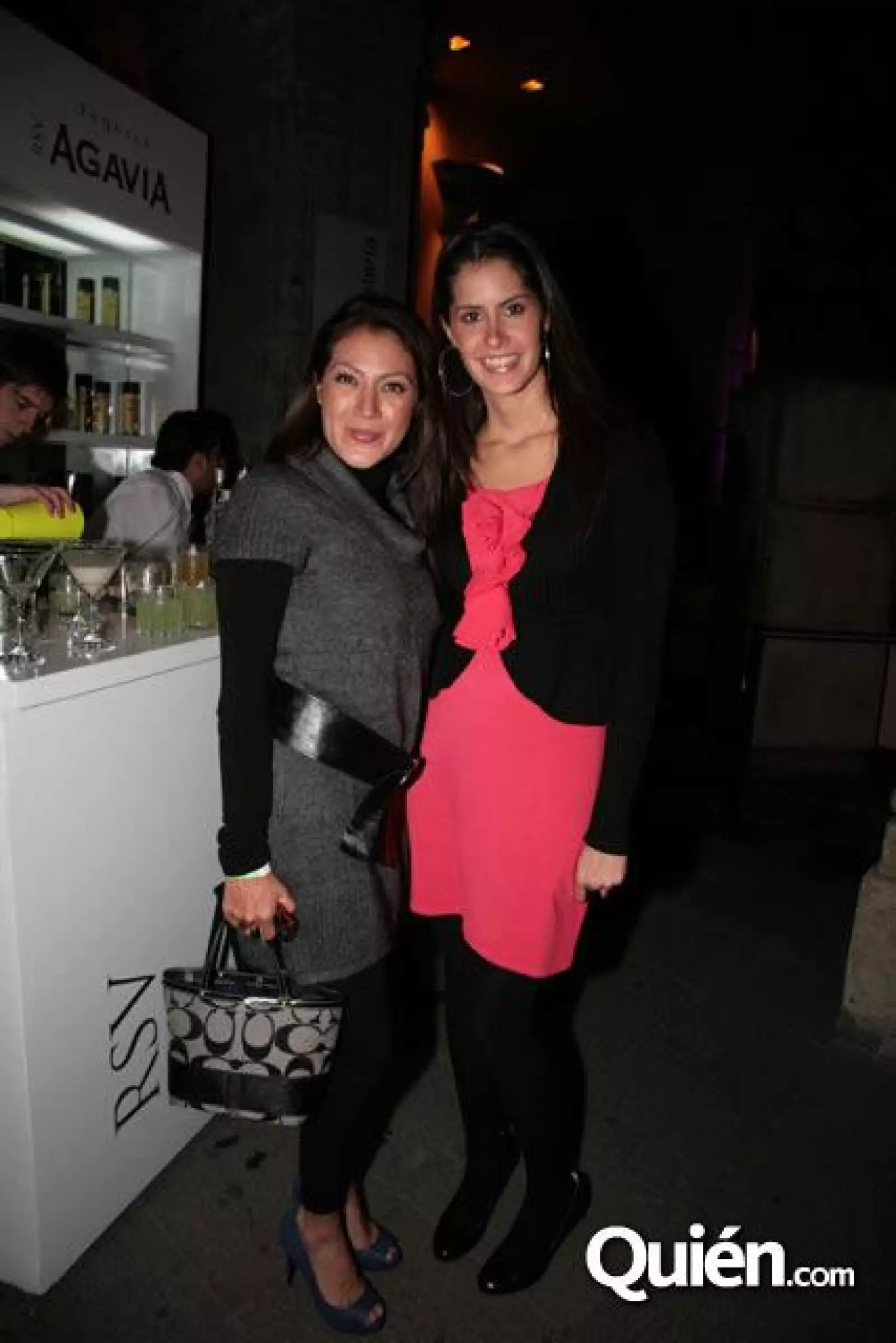 Cajas en subasta revive el arte