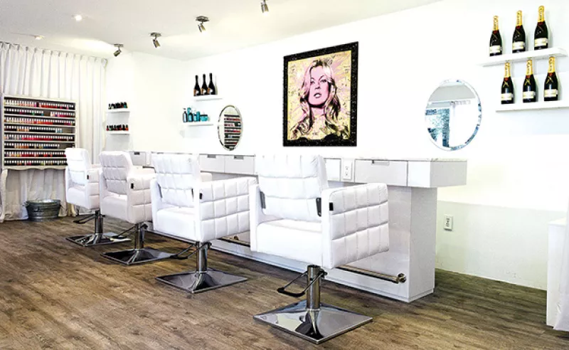 ¿Eres fan de ir al salón de belleza? Te presentamos los 5 salones que tienes que visitar la próxima vez que te quieras consentir.