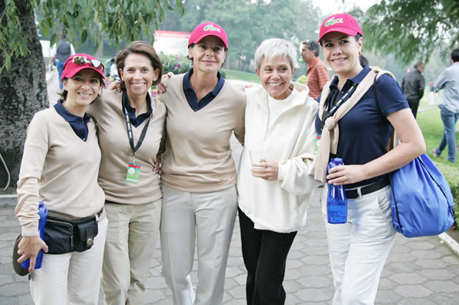 Marissa Franco,Memi Tello,Claudia Inchaustegui,Connie Teutli y Olga Teutli