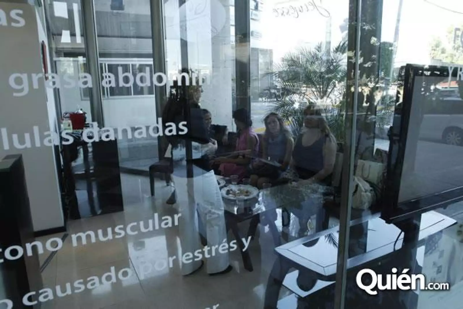 Madres e hijas se consienten en Junesse