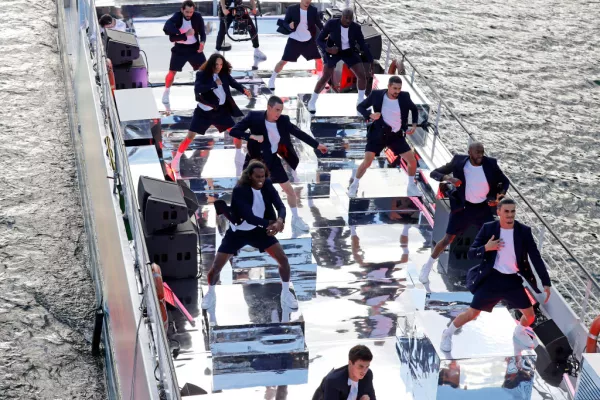 "Balmain Sur Seine" Performance In Paris