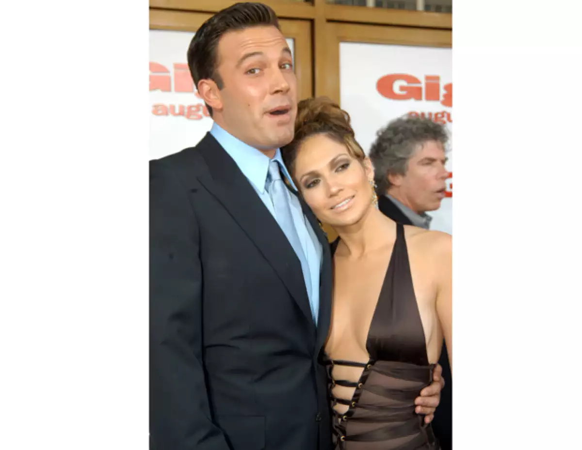 La que fuera una de las parejas más mediáticas de la década pasada -y que estuvo a punto de pasar por el altar- no ha dejado de lado su amistad con Ben Affleck a pesar de la ruptura amorosa.