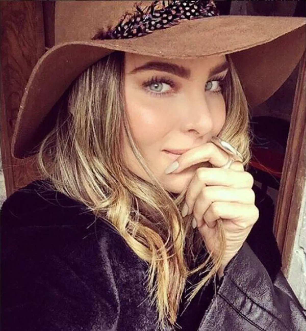 La cantante presumió una nueva fotografía en Instagram con la que está causando furor.