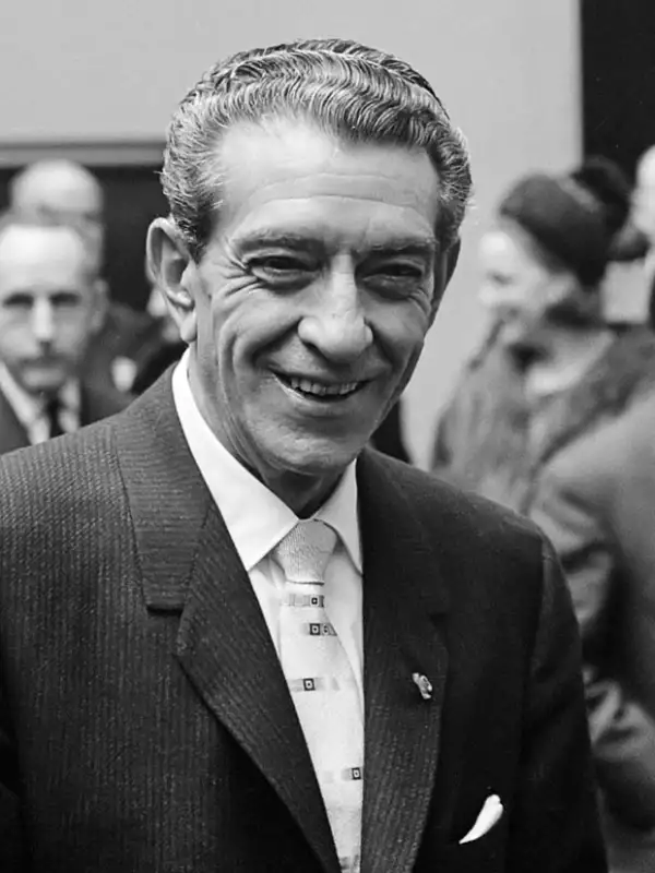 Adolfo López Mateos durante la inauguración del autódromo.