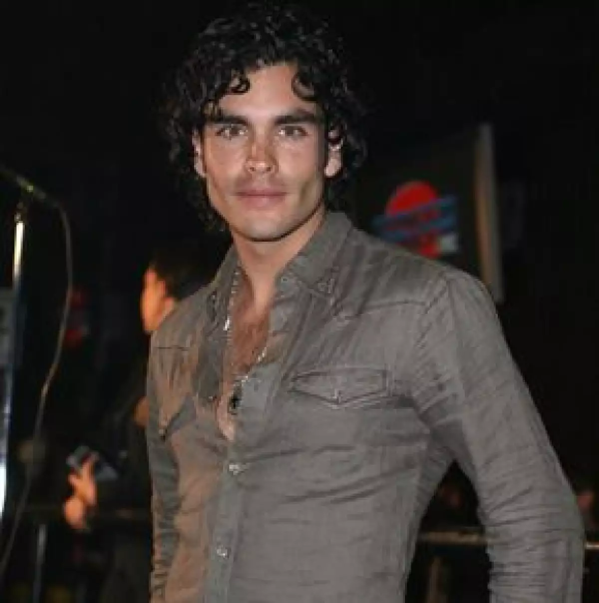 El actor de 26 años es uno de los nuevos talentos de Televisa. Protagoniza al lado de Dulce María la nueva telenovela de Pedro Damián.