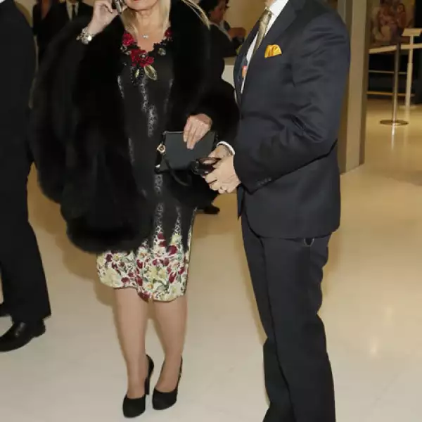 Carla Estrada,Charlie Mario