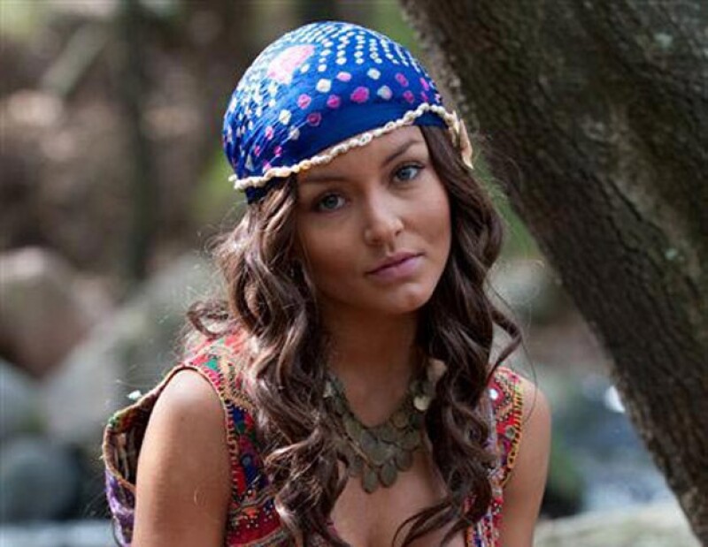 La actriz se pintó el pelo de castaño para su personaje de `Ximena´ en `Corazón Salvaje´.