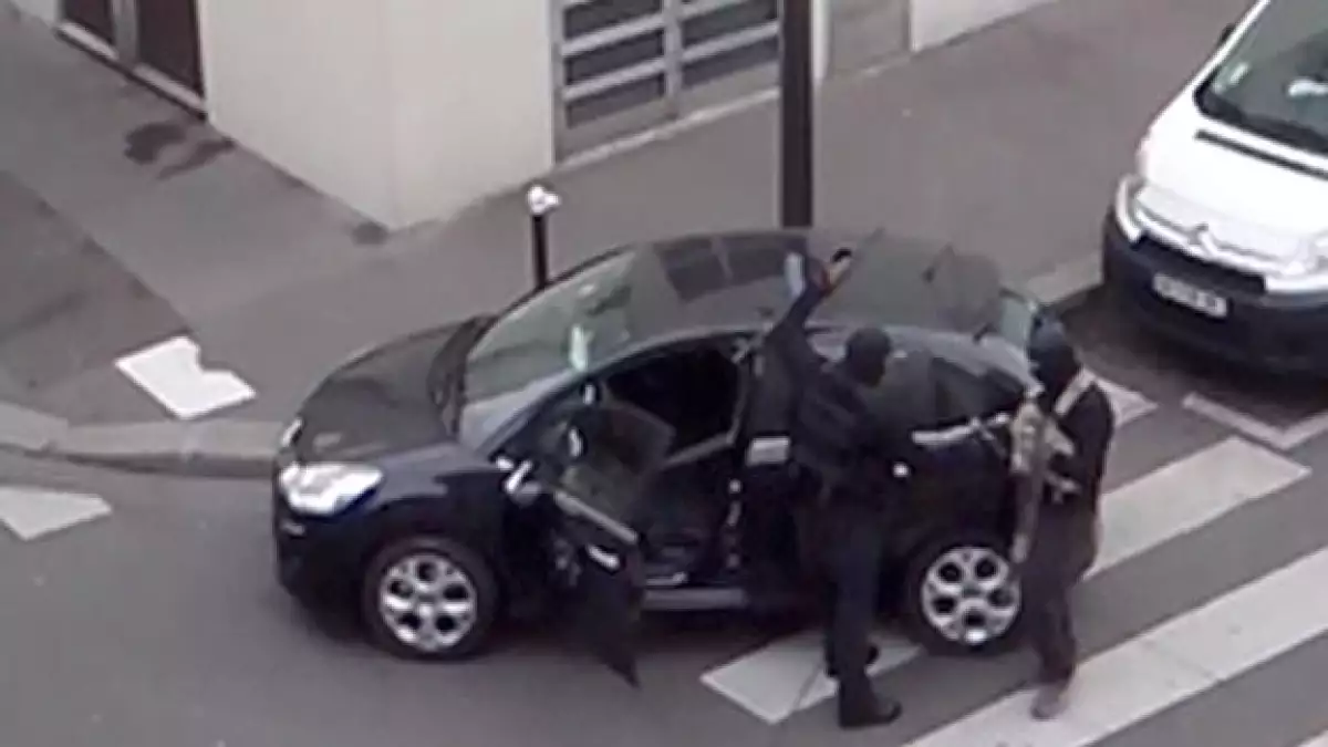Los hermanos Kouachi durante el ataque a una revista francesa el pasado 7 de enero, que dejó como saldo 12 muertos