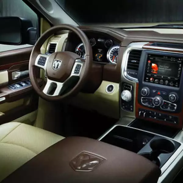 El Uconnect le permite a la nueva Ram controlar el encendido y cierre desde un smartphone.