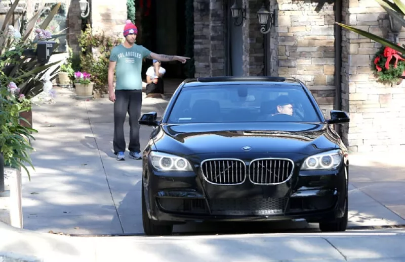 La actriz de 28 años le regaló un auto BMW negro a su esposo Ryan Sweeting, esto a dos días de haber contraído matrimonio.