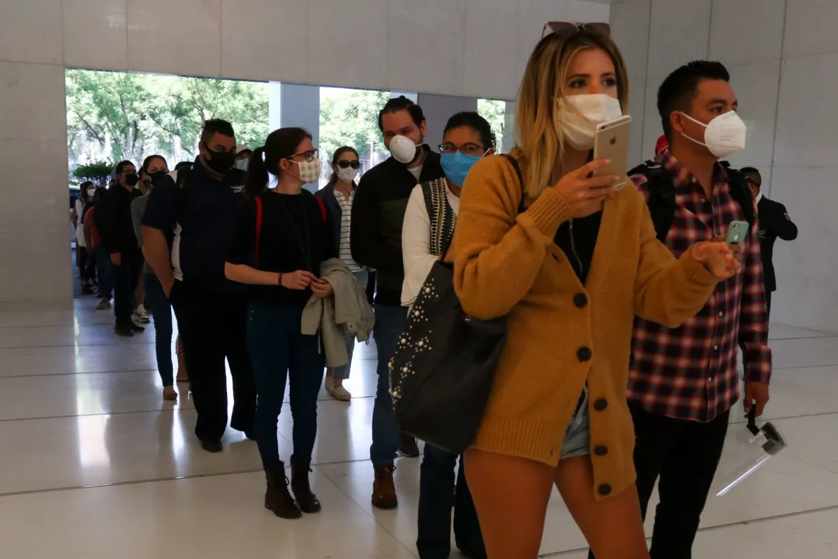 Filas Reapertura Centros Comerciales