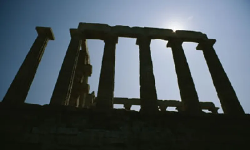 El acuerdo de rescate busca reducir la deuda de Grecia a 120.5% de su PIB. (Foto: Thinkstock)