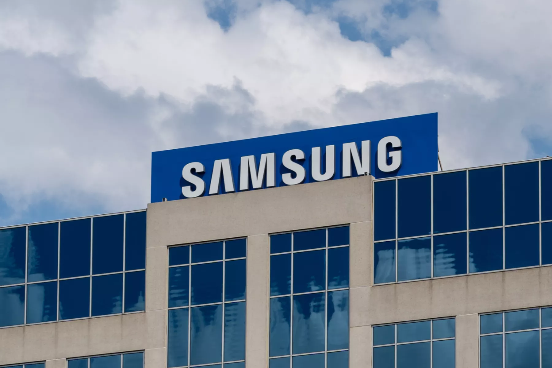 Samsung cancela traslado de producción a México por aranceles de EU