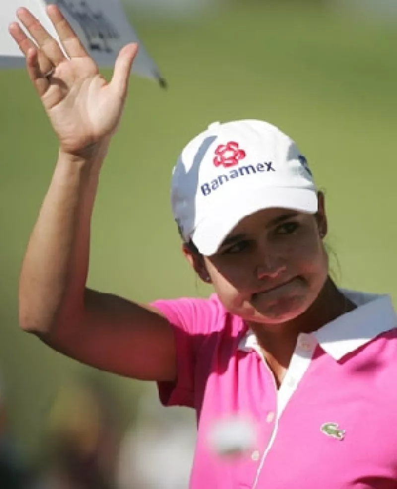 Con grandes muestras de cariño, tanto del público como de las deportistas, la golfista mexicana puso punto final a su carrera.