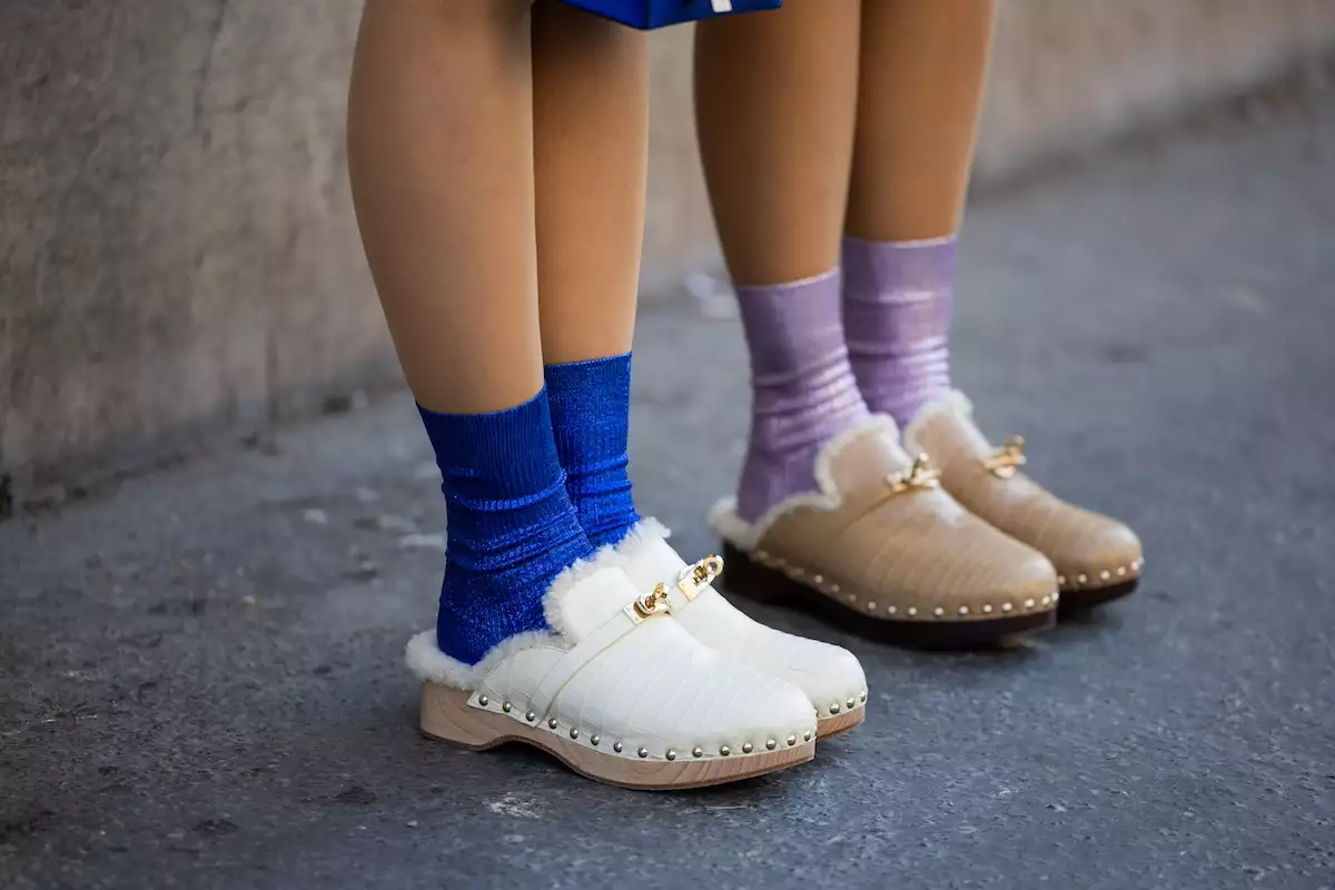 Street Style - Paris Fashion Week - Womenswear Fall/Winter 2025/2026 - Day Six