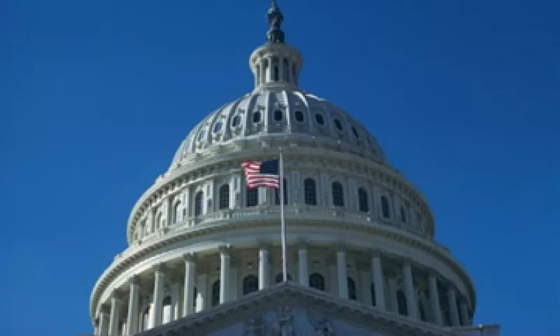 Los legisladores estadounidenses continúan sin un plan para reducir el déficit presupuestal. (Foto: Thinkstock)