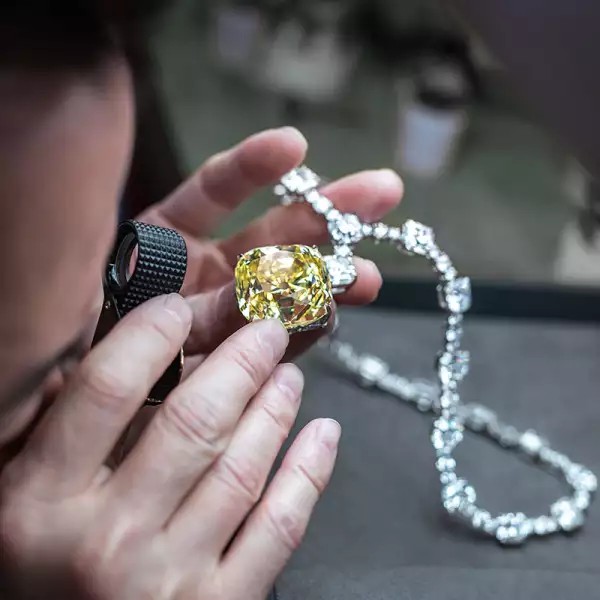 diamante-tiffany-lady-gaga-2