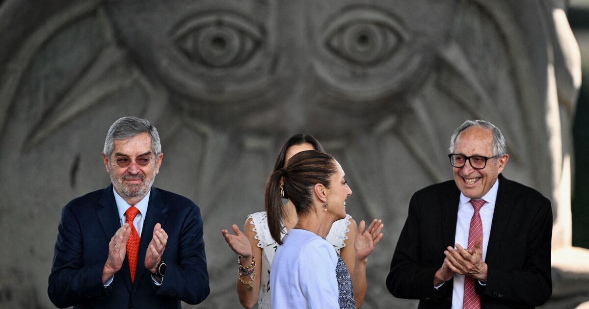 Sheinbaum'un ilk döneminin harcama kesintileri ve daha fazla vergi tahsilatı