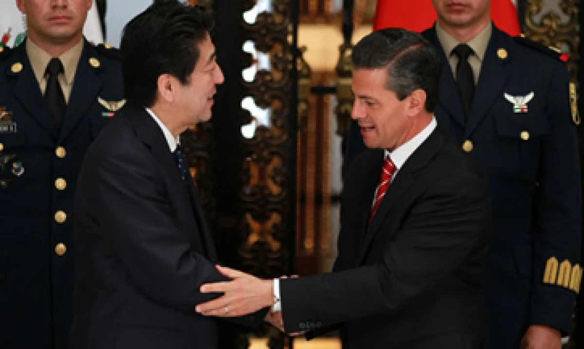 Shinzo Abe fue recibido con honores este viernes en México. (Foto: Notimex)