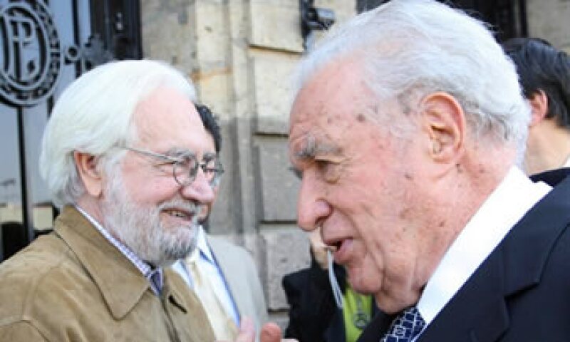 Julio Scherer (derecha) cumpliría 89 años en abril próximo. (Foto: Notimex )