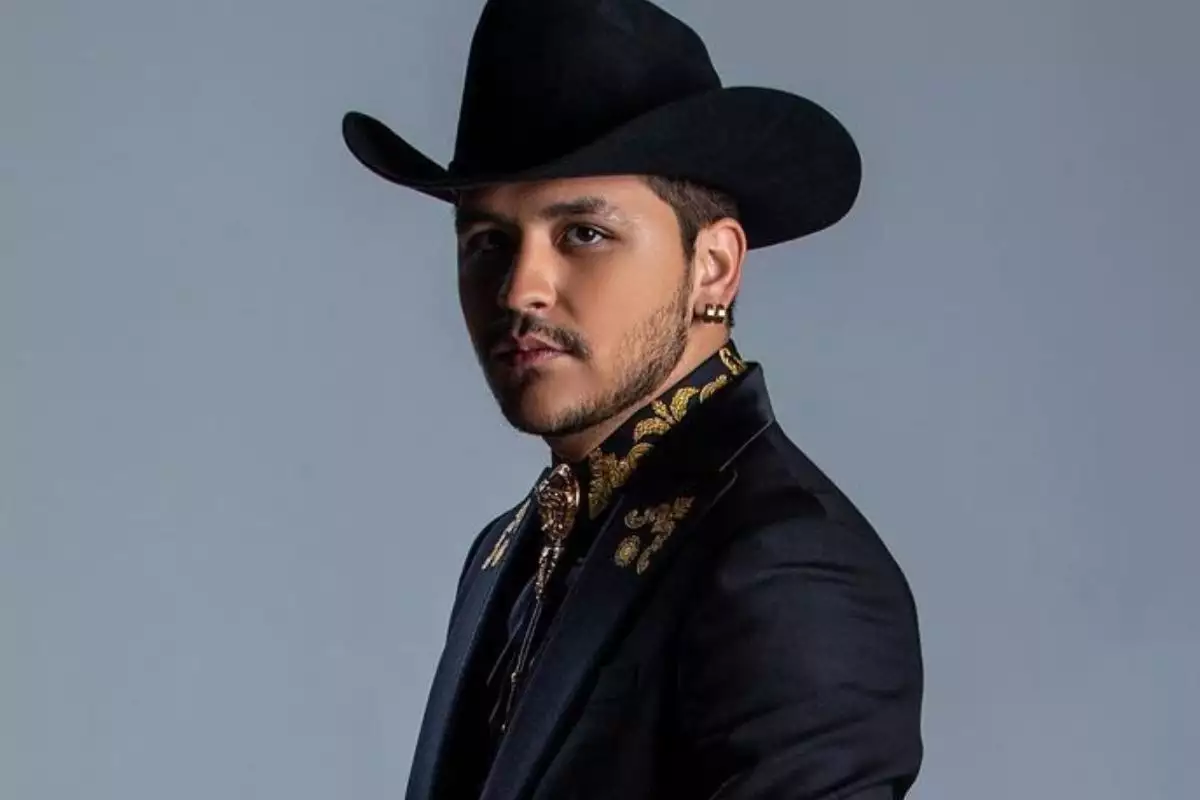 el cantante Christian Nodal