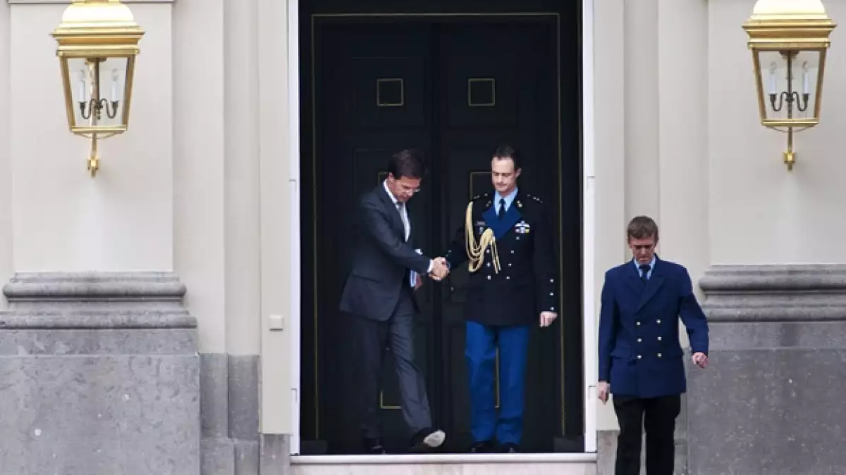 primer ministro holandes renuncia