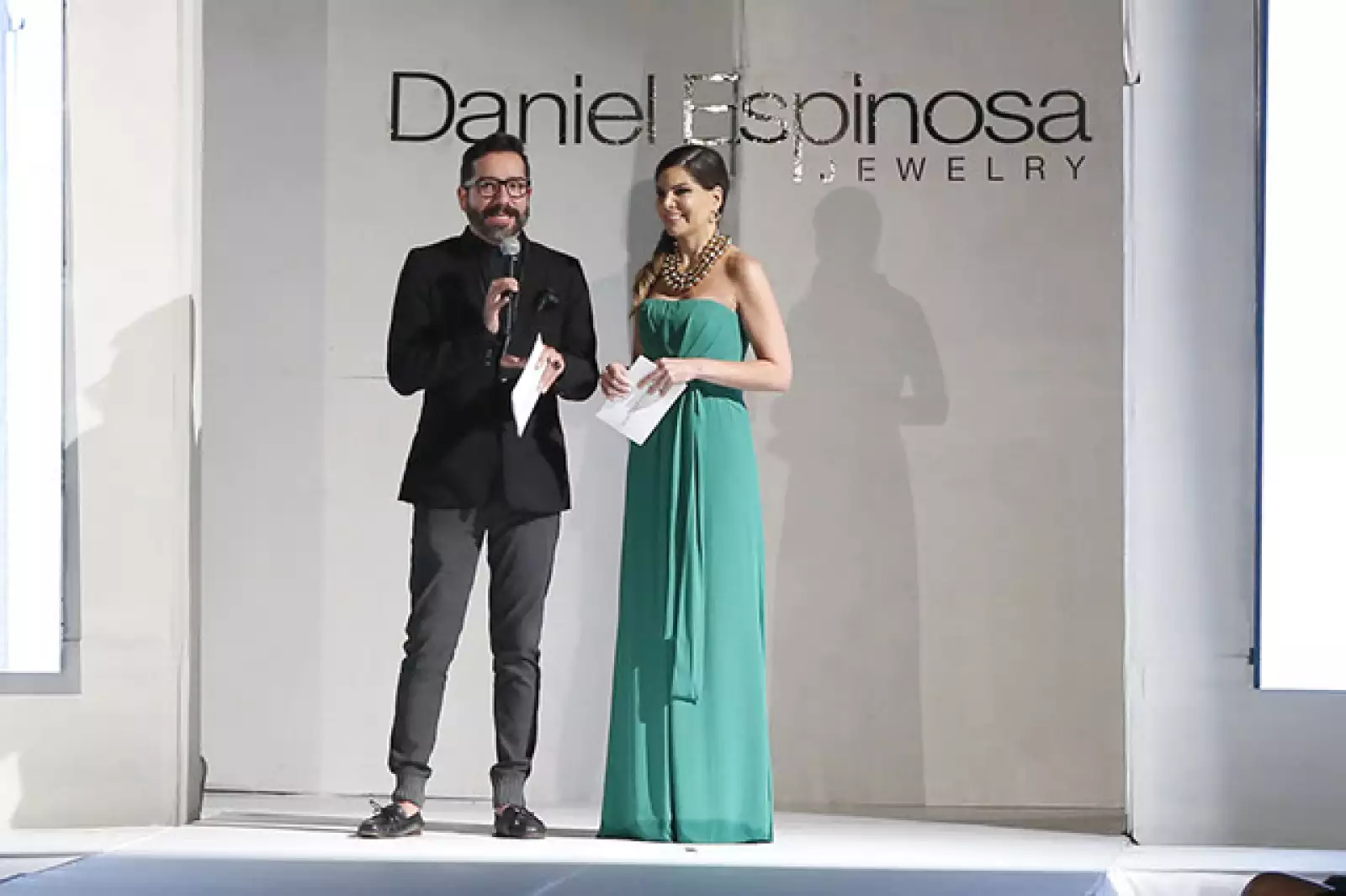 Guillermo Martínez,Vielka Valenzuela