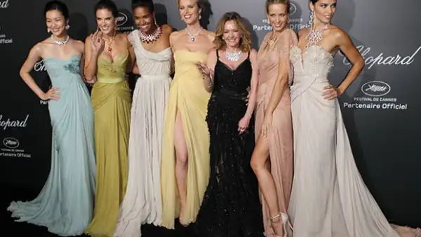 Alessandra Ambrosio y Adriana Lima destacaron en una celebración organizada por la exclusiva firma de joyeria Chopard en el marco del reconocido festival cinematográfico.