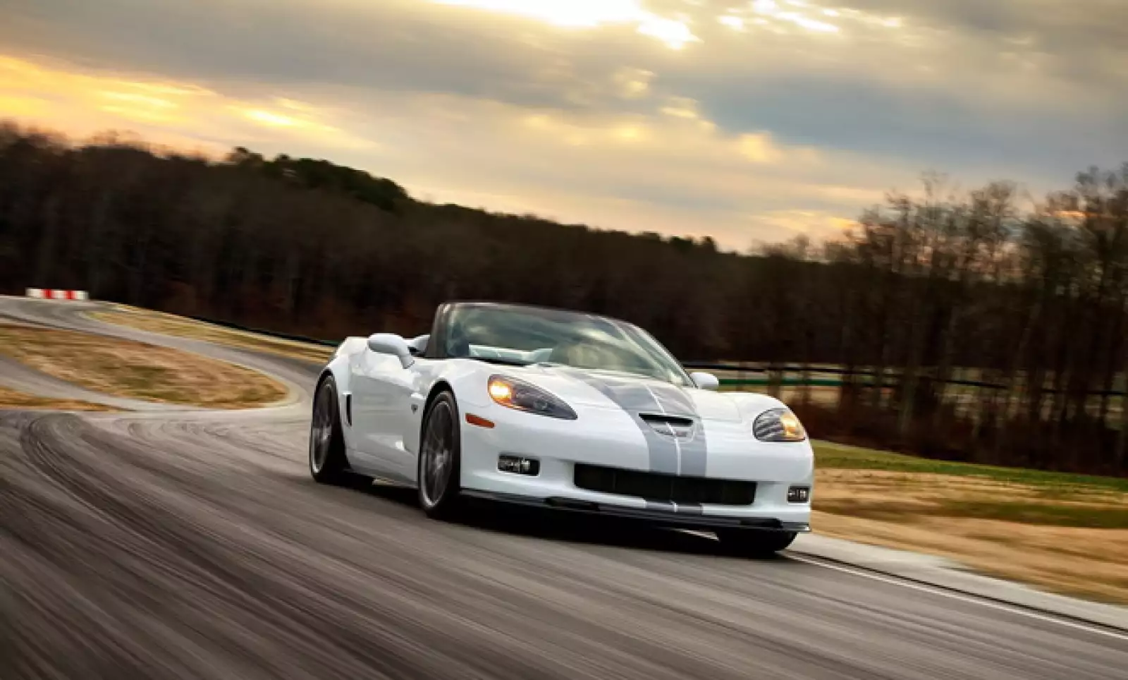 Chevrolet celebra seis décadas de producción ininterrumpida del legendario auto deportivo que ha hecho historia, Corvette, y lo hace con una edición especial conmemorativa.