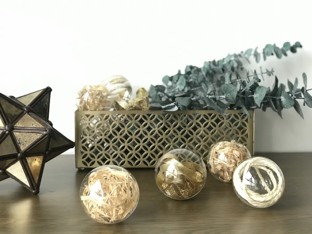 Esta Navidad decora tu árbol de la mano de Tinta Negra 
