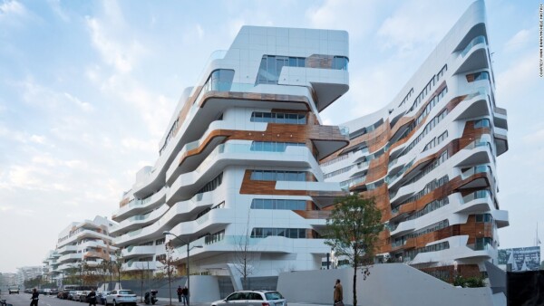 CityLife (2004-14) por Zaha Hadid Architects en Milán, Italia