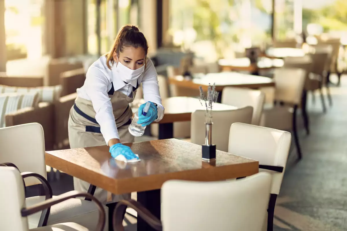 Los restaurantes abrieron sus puertas en enero de este año con aforos de 40%. (iStock)