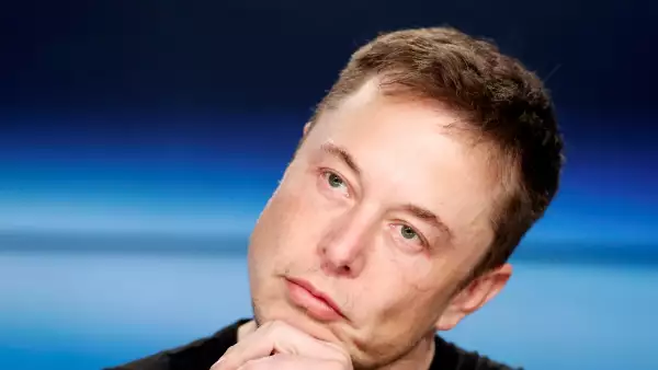 180820 elon musk ceo tesla reu.jpg