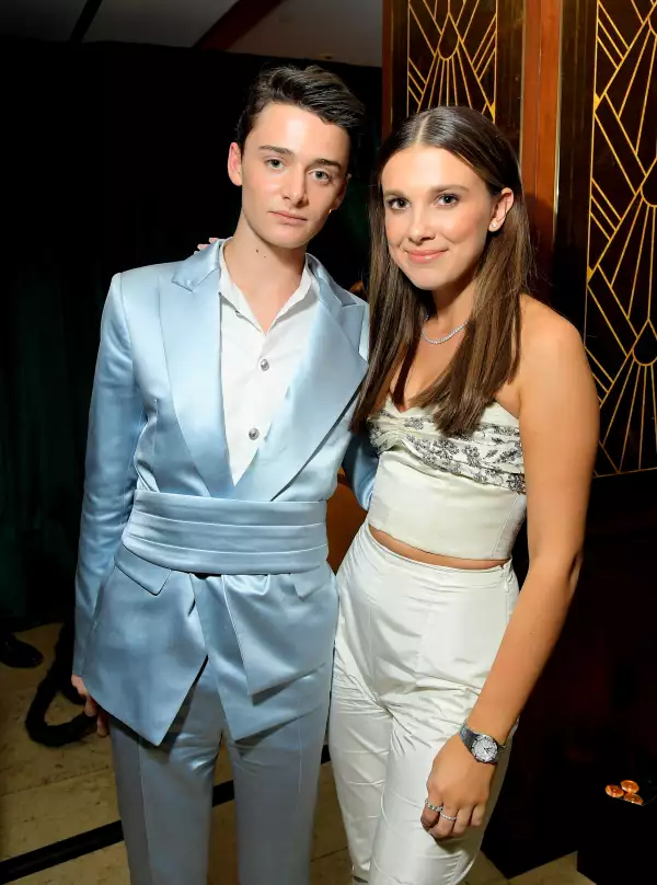 Noah Schnapp y Millie Bobby Brown