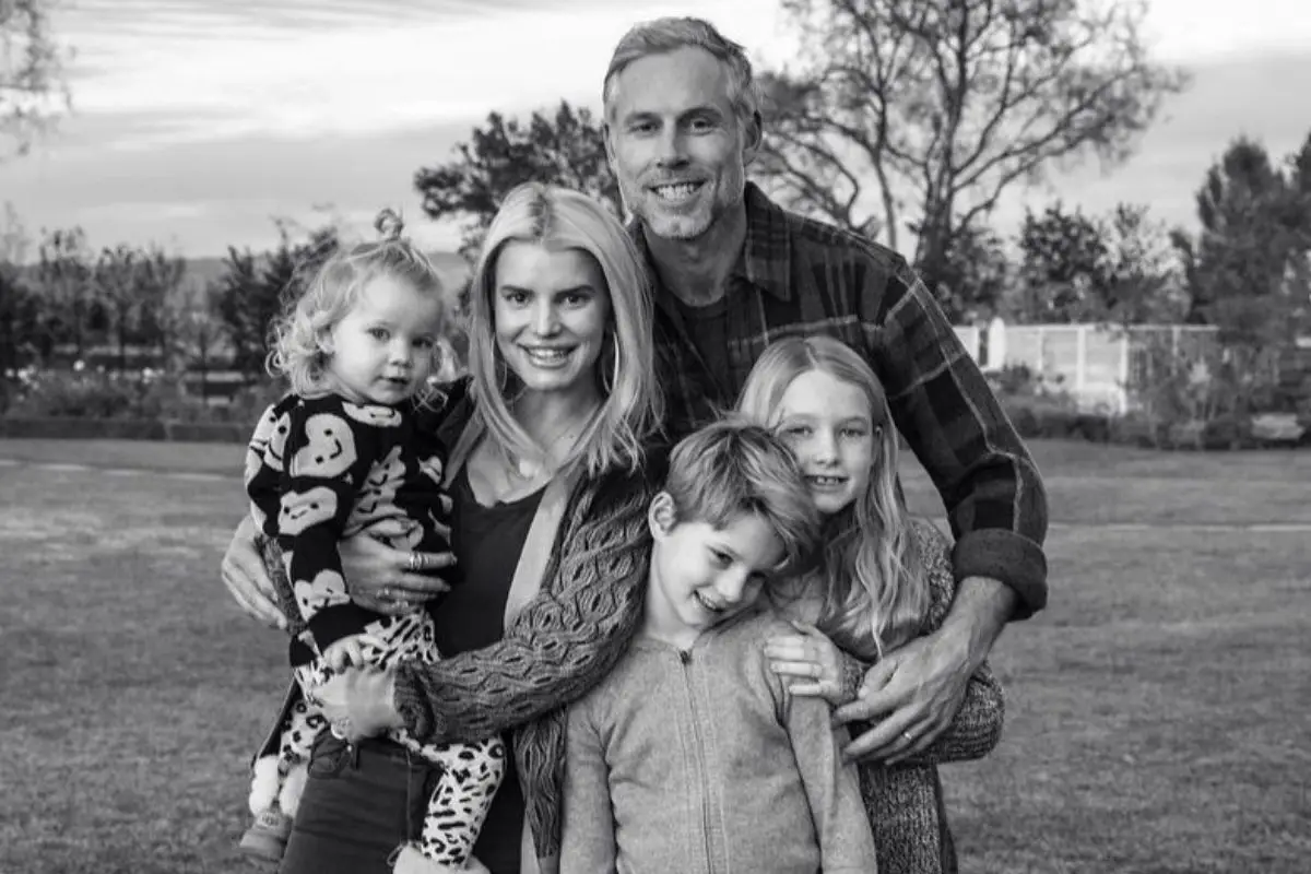 Birdie, Jessica Eric, Ace y Maxwell Johnson Simpson