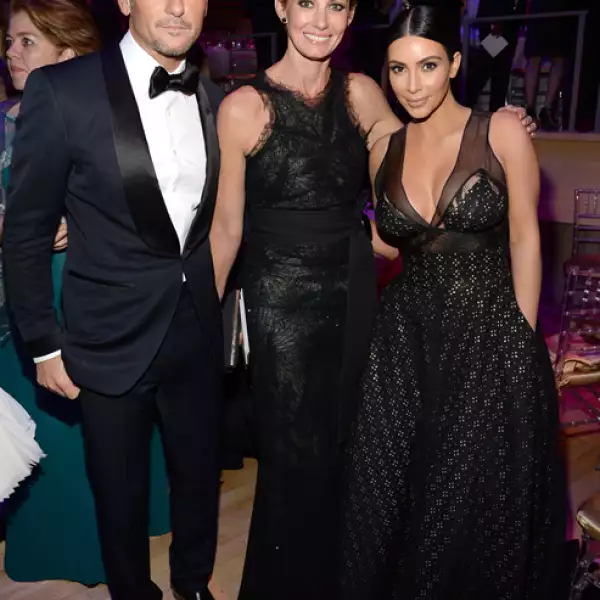 Tim McGraw, Faith Hill y Kim Kardashian.