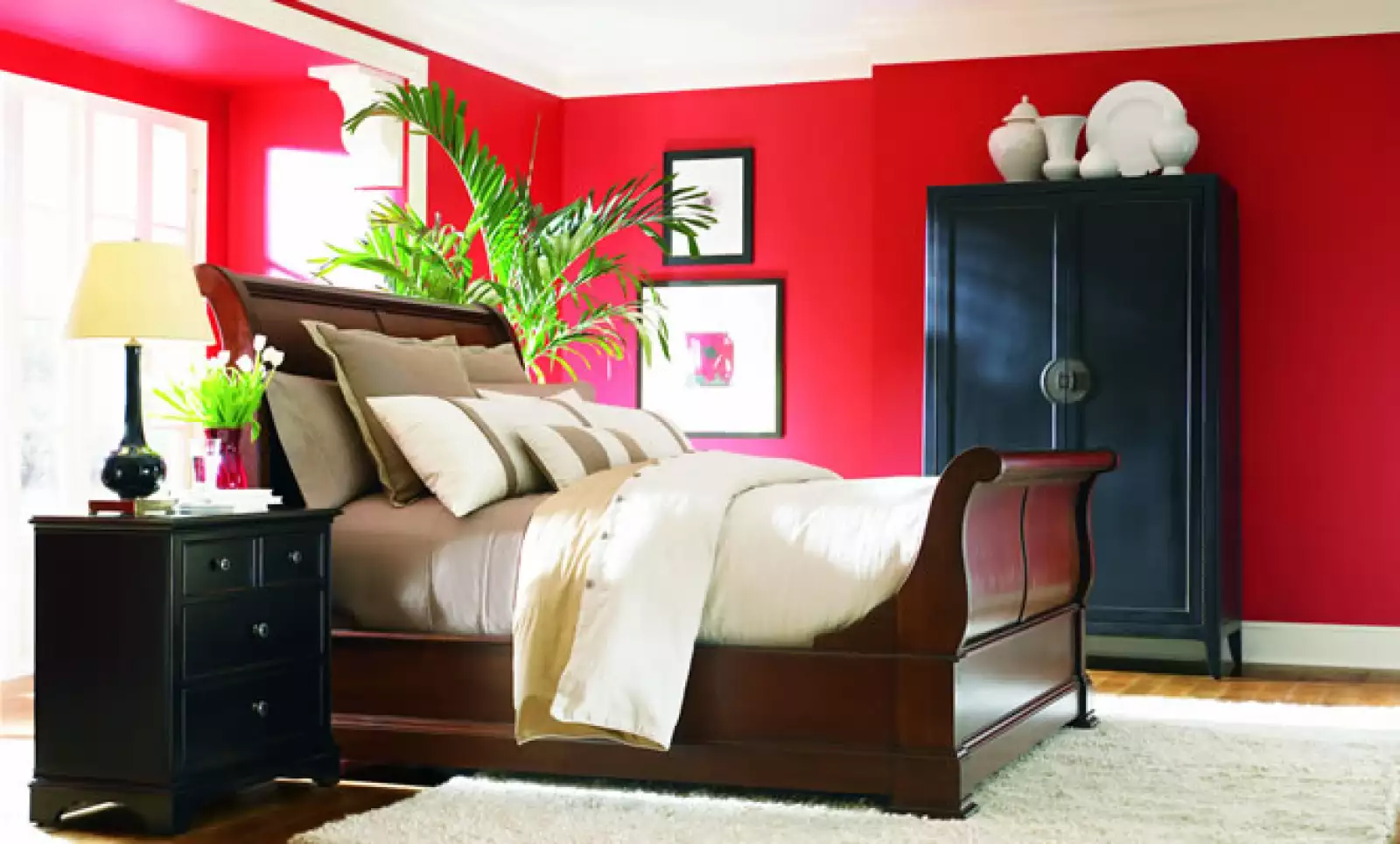 El “cielo” es el accesorio en el punto más alto de nuestro espacio. Puede ser una pintura, un espejo, una lámpara o un florero alto.