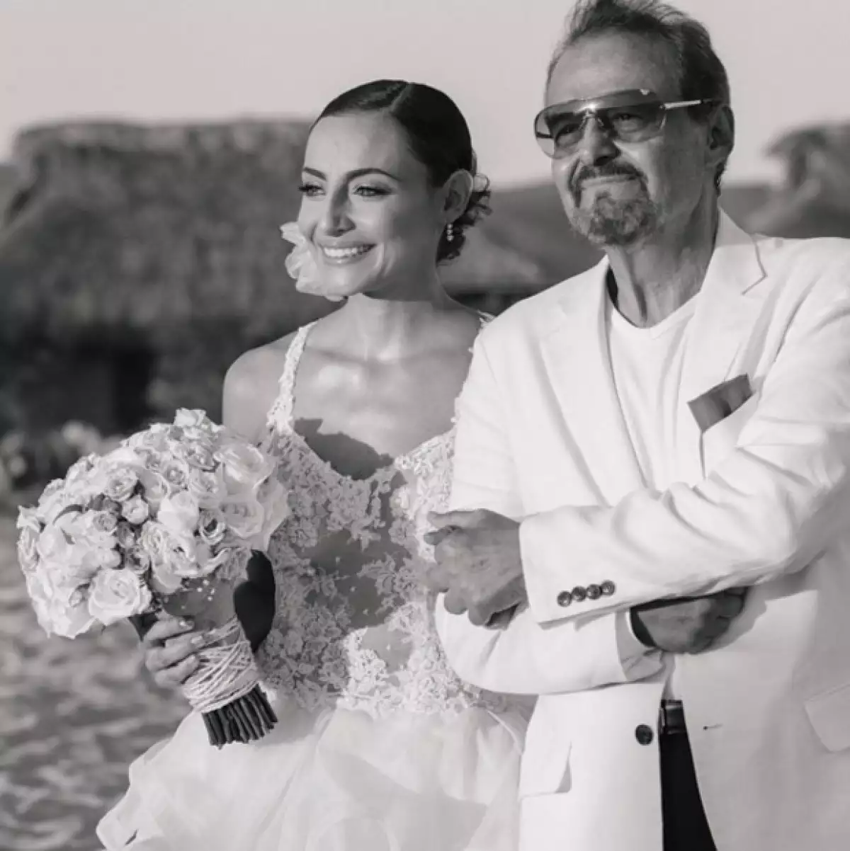A través de sus redes sociales, las actrices solicitaron ayuda para su papá, Gonzalo Vega que necesita donadores de sangre para continuar con su tratamiento médico.