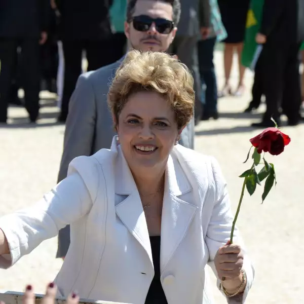 Miles de simpatizantes de Rousseff acudieron al Palacio de Planalto, la sede del gobierno brasileño.