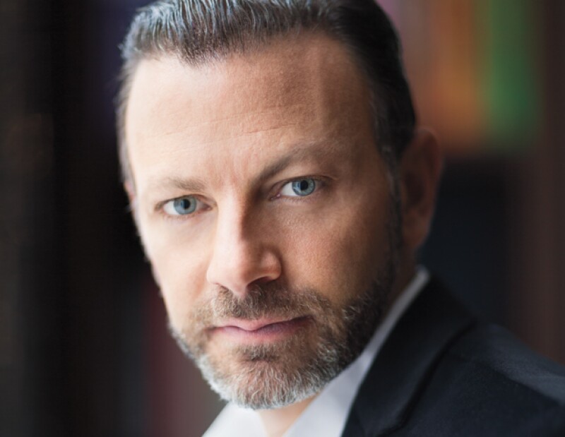 Conoce a David Cohen, el responsable de la obsesión infinita en México por Yayoi Kusama, quien hoy es un modelo a seguir para los promotores de las artes en el país.