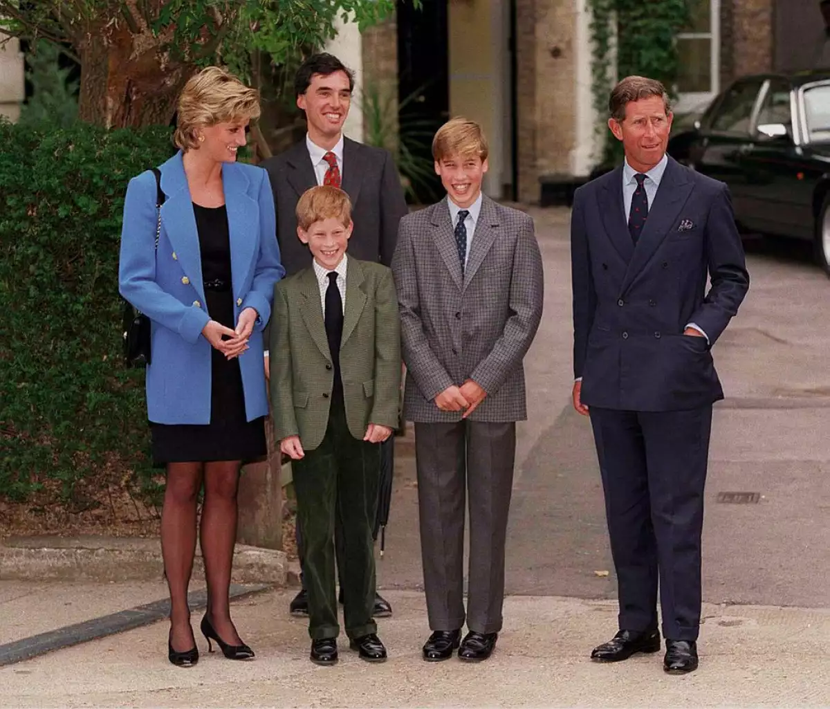 Los príncipes de Gales y sus hijos: William y Harry