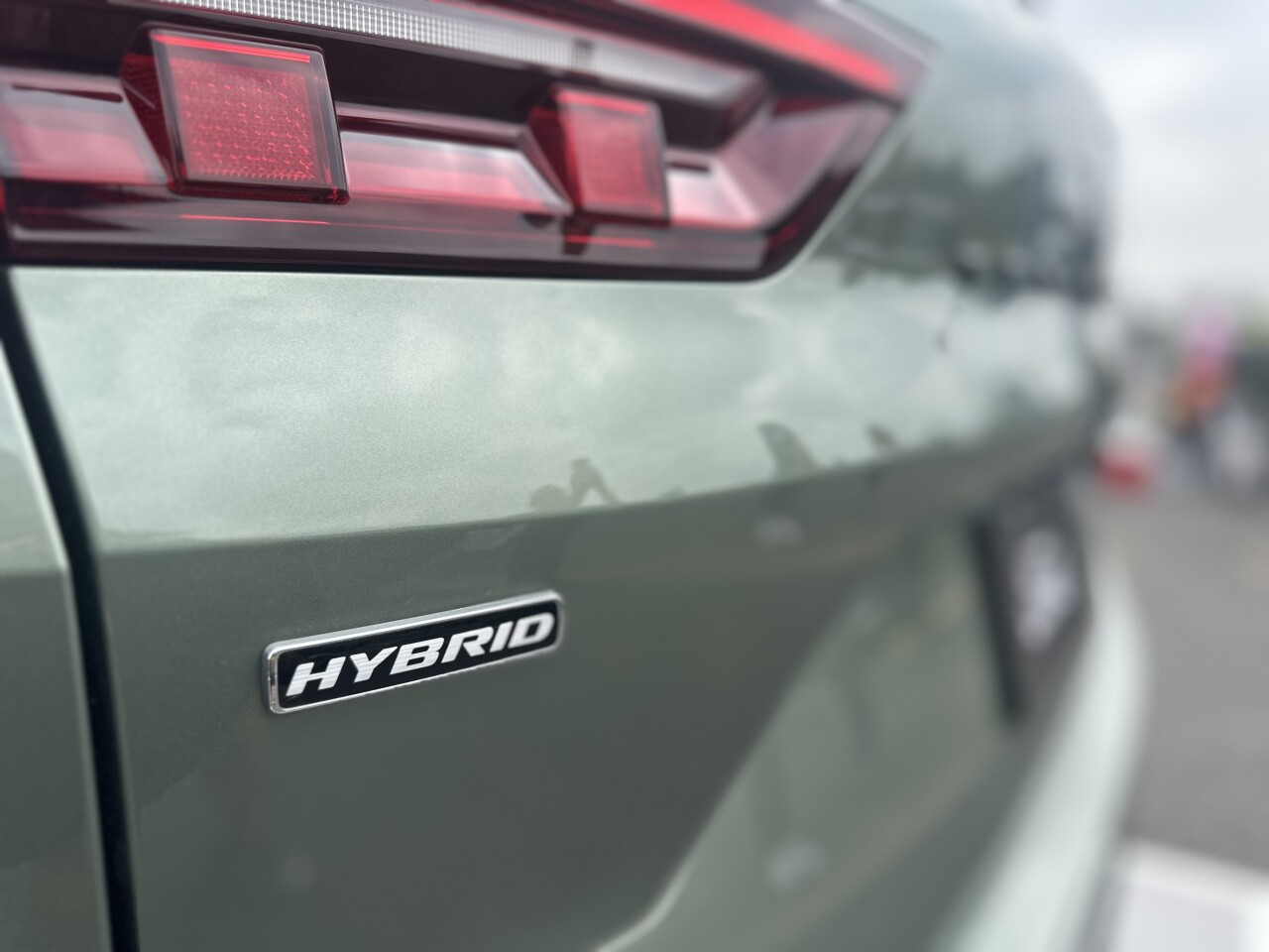 Cómo México se quedó atrás en la carrera de los coches eléctricos y acelera como mercado de híbridos