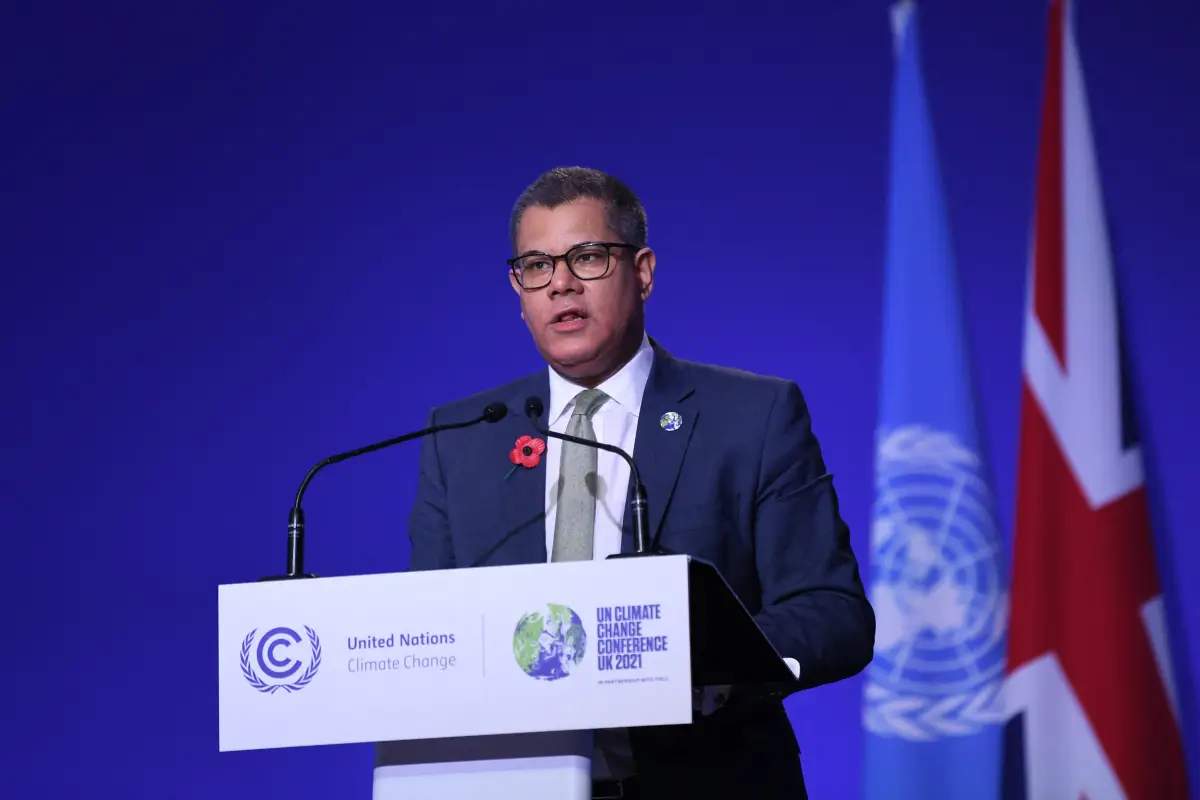 Alok Sharma en conferencia para COP26
