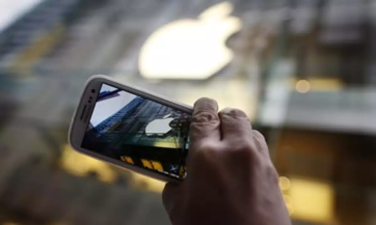 El éxito de los móviles de Samsung, ha provocado que Apple haga mejoras a su iPhone. (Foto: Reuters)