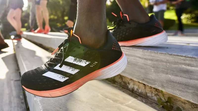 Adidas no define las tendencias pero sí las aprovecha: tras el boom de los Samba y Gazelle apuesta por el deporte