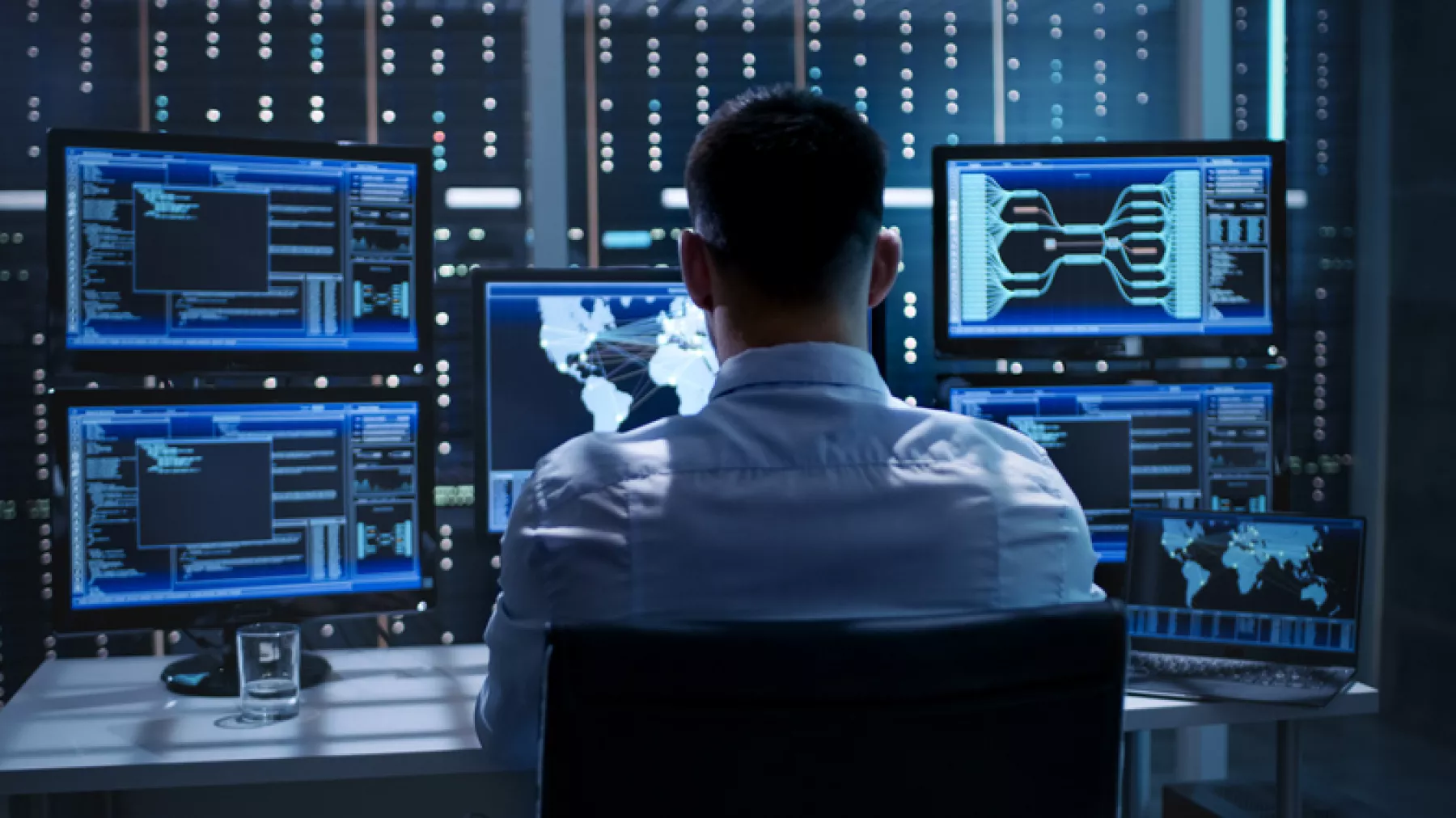 Empresas tecnológicas se comprometen a mejorar la ciberseguridad