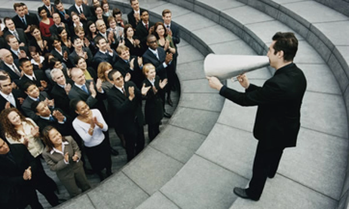 6 de cada 10 asociaron a un buen jefe con el concepto: capacidad de comunicarse. (Foto: Getty Images)