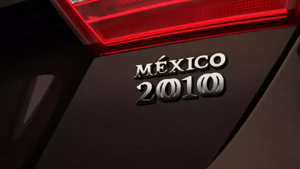 El costo de este modelo, con tan sólo 2010 unidades a la venta, es de 299,900 pesos.