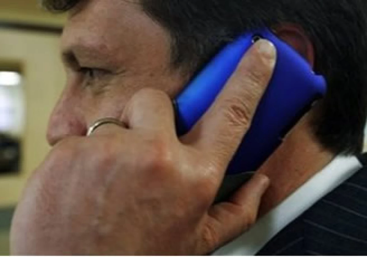 Es una obligación registrar los teléfonos para evitar actos delictivos por esta vía, dice el experto. (Foto: AP)