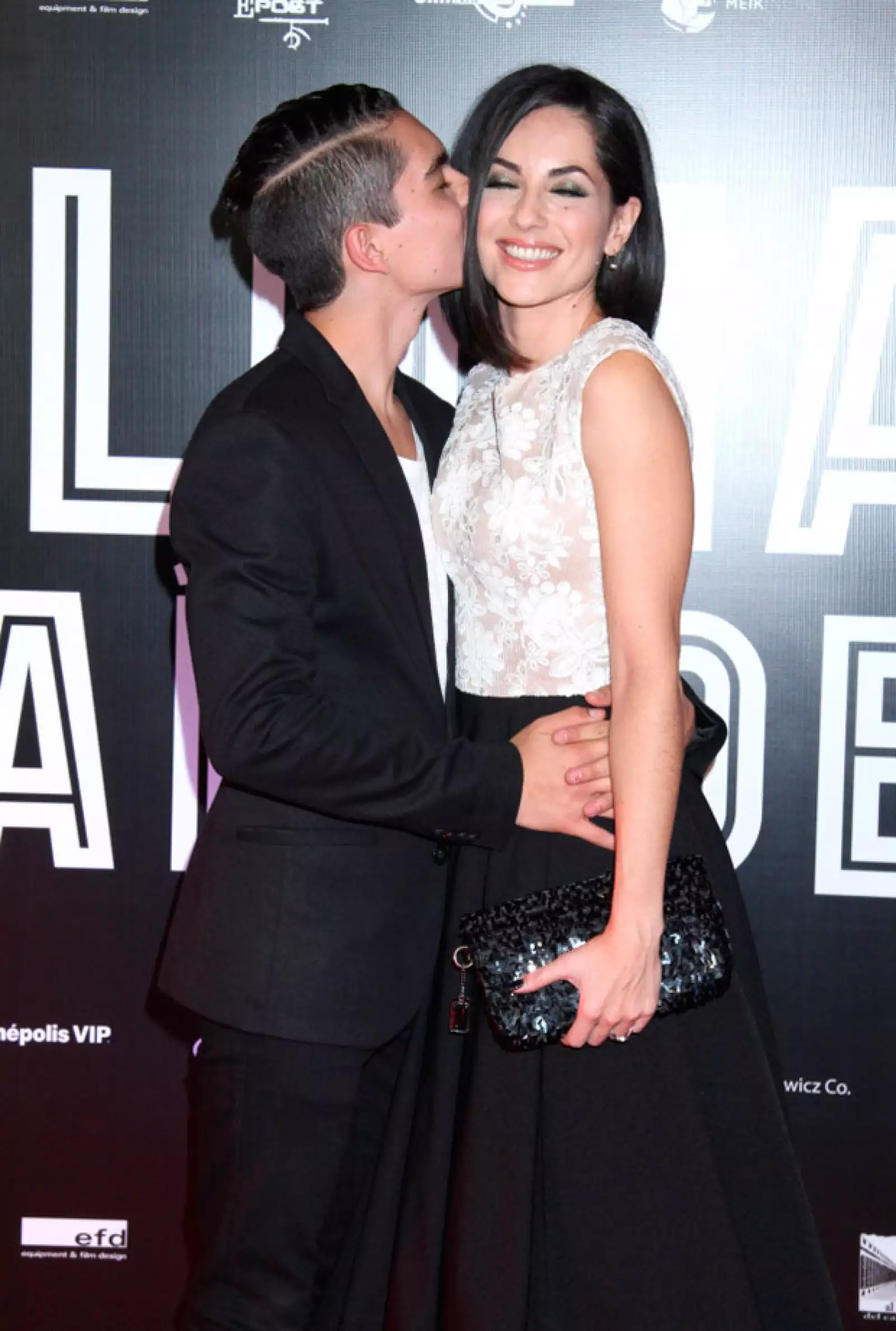 Así luce la actriz actualmente. Tiene 38 años, un hijo adolescente y está lista para llegar al altar de la mano de Kenneth Ray Sigman, sin duda, está en una de sus mejores etapas.